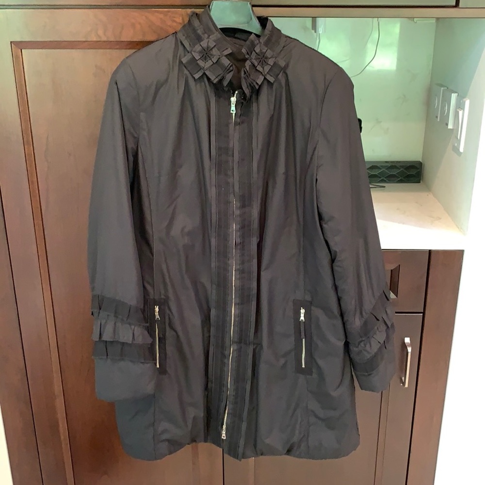 Elie Tahari women’s winter coat size L